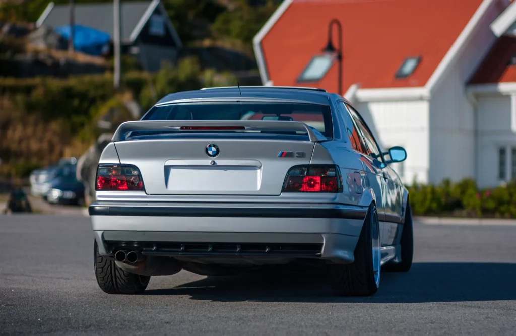 arriere de la BMW M3 E36