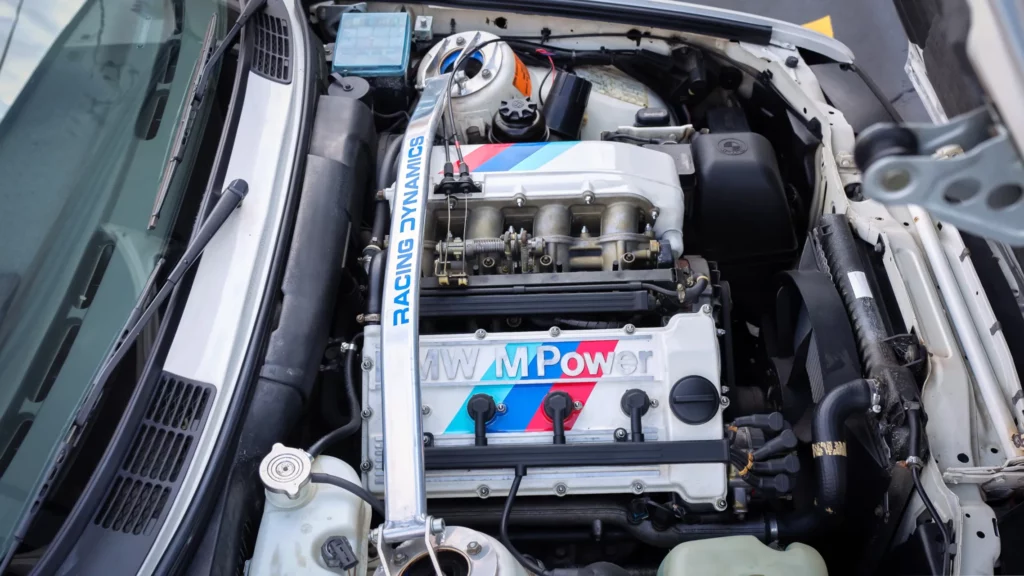 moteur de la bmw m3 e30